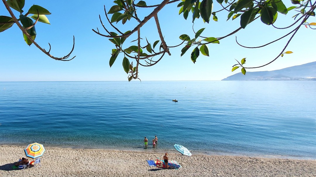 Así será el verano de 2021: primera aproximación en un escenario del 70% de la población española vacunada