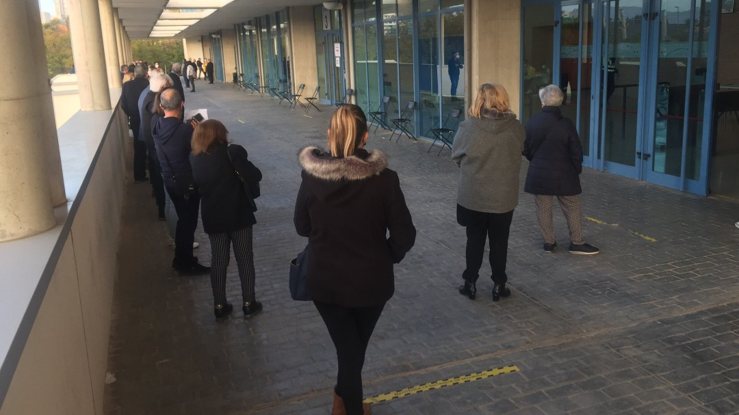 Viernes Santo de "procesión" para vacunarse: "No es raro, es una alegría tener las vacunas"
