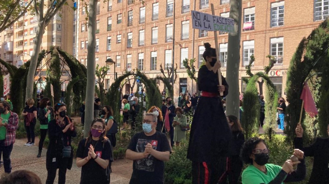 La Marea Verde estalla frente a San Esteban: "Vosotros fascistas, sois los terroristas"