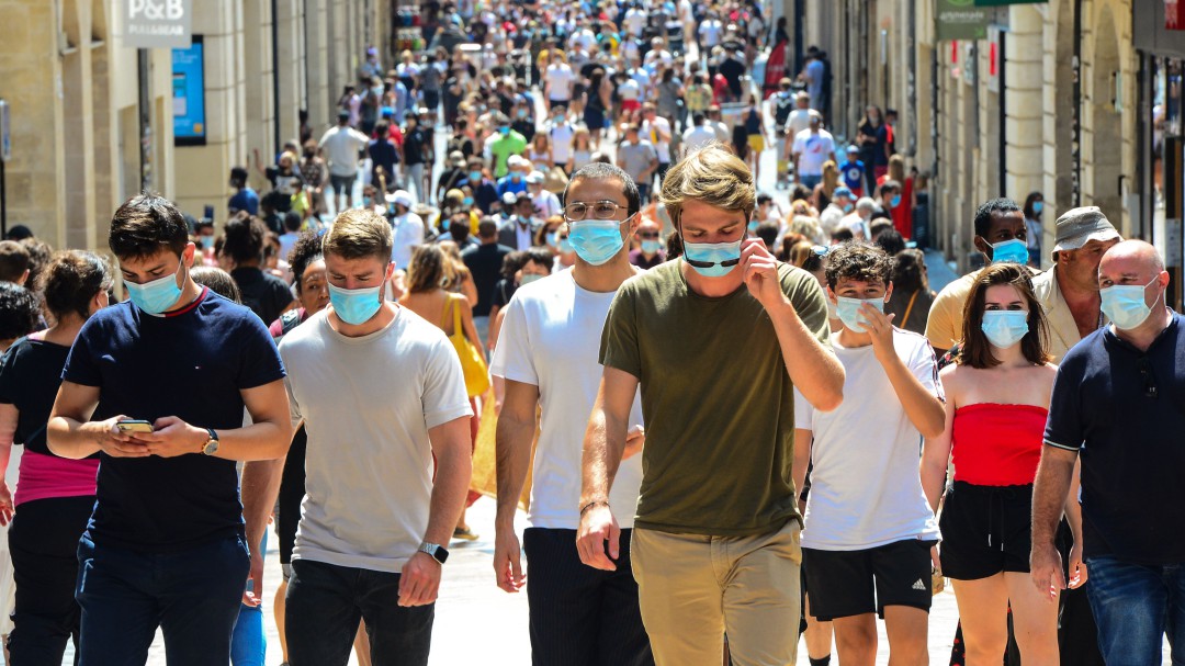 ¿Cuándo dejaremos de utilizar mascarilla al aire libre? Esta es la previsión optimista de Salud Pública