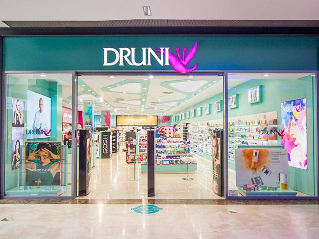 Perfumería Druni aterriza en Linares con un gran número de solicitudes