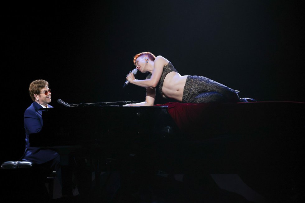 Olly Alexander y Sir Elton John. Olly Alexander y Sir Elton John.