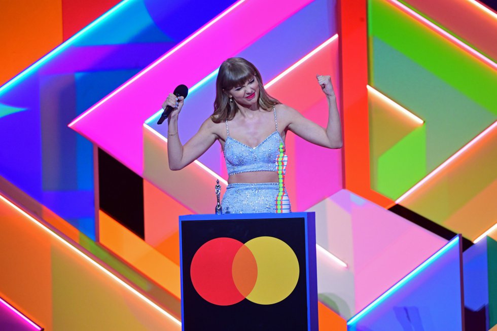 Taylor Swift, en el escenario. Taylor Swift, en el escenario.