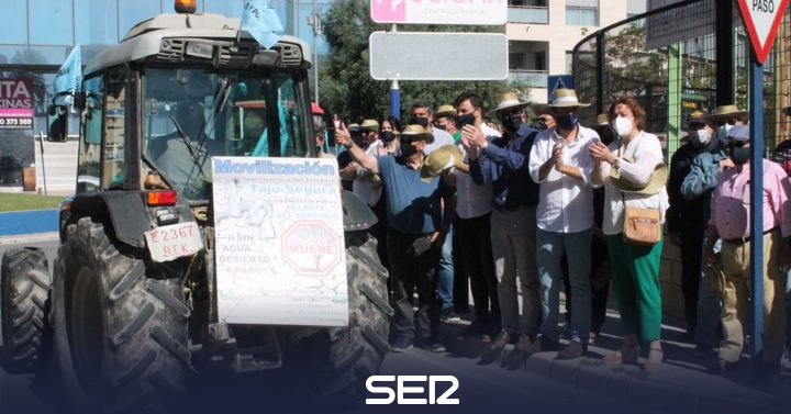 Tractorate in several municipalities in the province of Alicante in defense of the Tajo-Segura transfer |  Radio Alicante |  Present