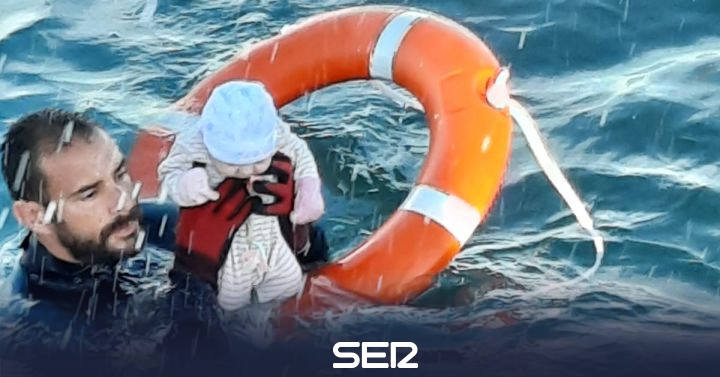 Un Submarinista De La Guardia Civil Rescata A Un Bebe En El Mar De Ceuta Sociedad Cadena Ser