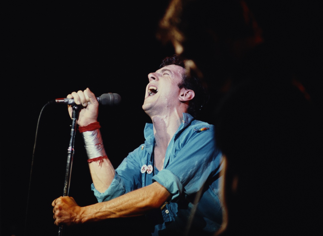 Joe Strummer durante un concierto de The Clash en Nueva York en septiembre de 1979
