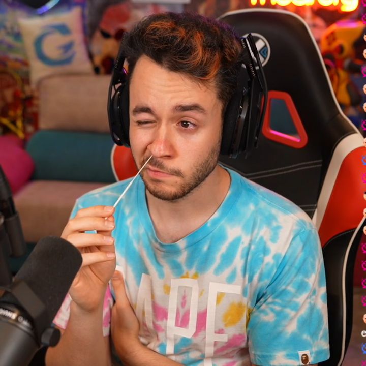 "Vivo en Matrix": el streamer 'TheGrefg' se hace un test para detectar la COVID-19 en directo y da positivo