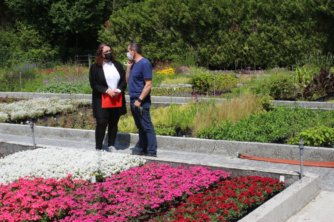 La visita de la delegada de Vía Pública, Mónica Martínez ha la instalación situada en el barrio de Meaka para dar cuenta de los trabajos en marcha del servicio de jardinería del Ayuntamiento de Irun La visita de la delegada de Vía Pública, Mónica Martínez ha la instalación situada en el barrio de Meaka para dar cuenta de los trabajos en marcha del servicio de jardinería del Ayuntamiento de Irun