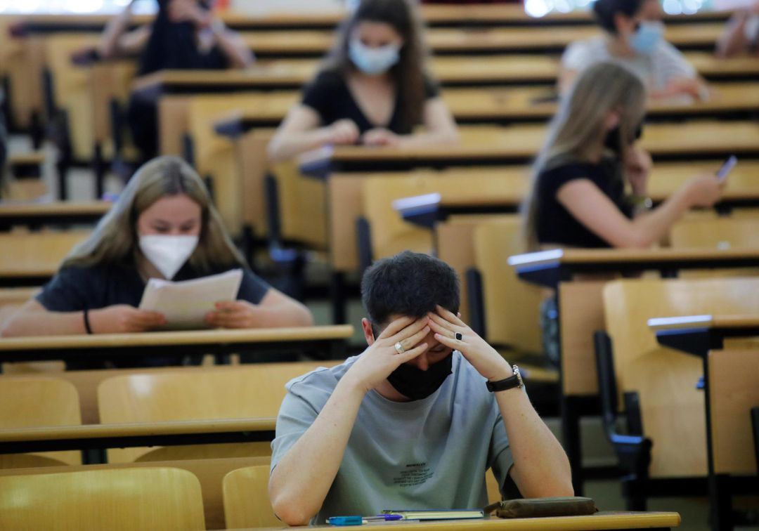 Las fechas de la EBAU y EvAU en cada comunidad y cuáles permiten presentarse con suspensos