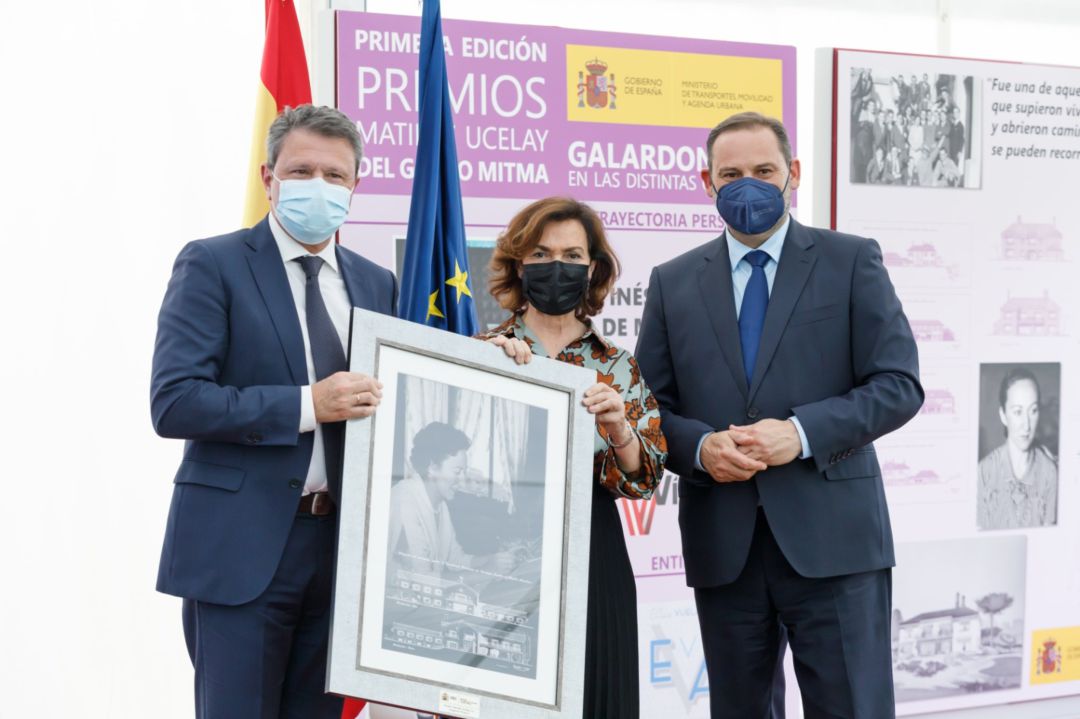 El alcalde de Irun, José Antonio Santano, el Ministro de Transportes, Movilidad y Agenda Urbana, José Luis Ábalos y la vicepresidenta del Gobierno, Carmen Calvo El alcalde de Irun, José Antonio Santano, el Ministro de Transportes, Movilidad y Agenda Urbana, José Luis Ábalos y la vicepresidenta del Gobierno, Carmen Calvo