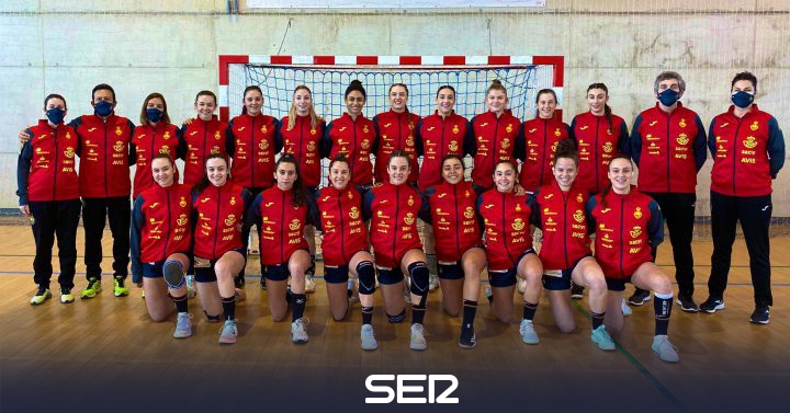 María Zaldúa (Health Handball), called up by Spain Junior |  Radio Club Tenerife |  Present