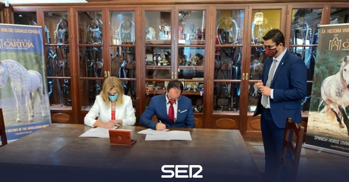 An agreement signed between the Yeguada Cartuja Hierro del Bocado and the Caravaca de la Cruz wine horses |  Radio Jerez |  Present