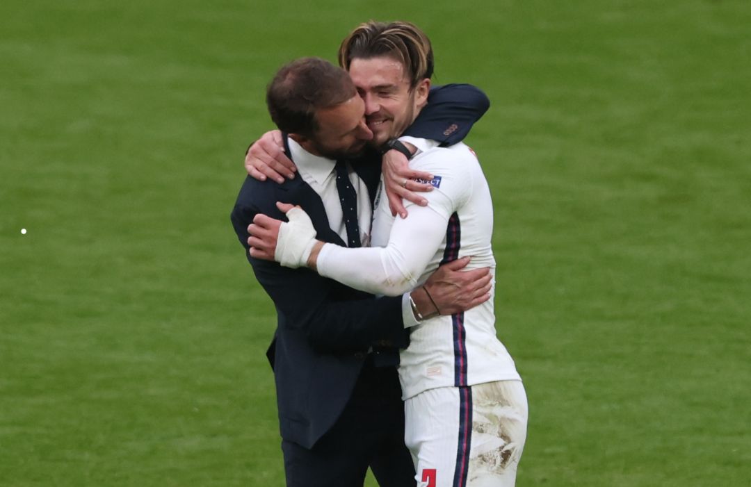 Grealish y Southgate se abrazan al final del Inglaterra - Alemania