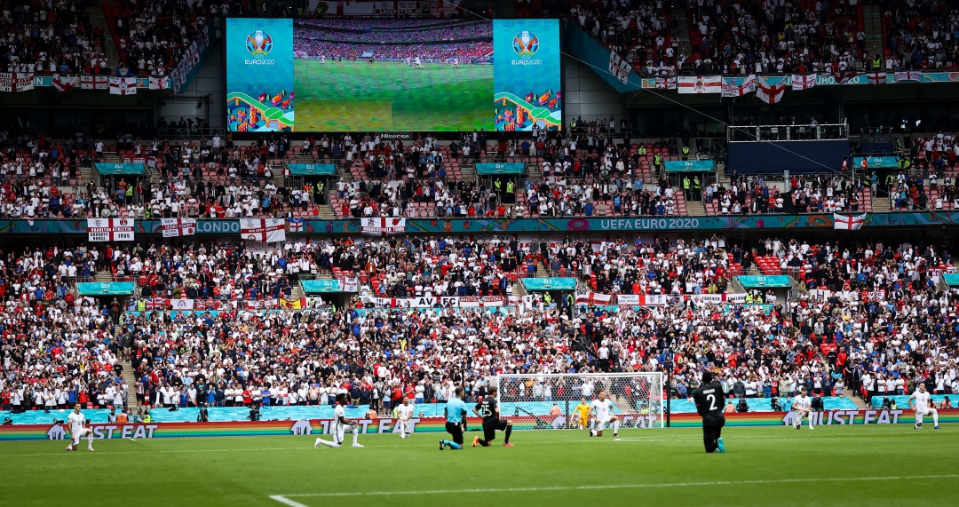 Aficionados en el Estadio de Wembley en la Eurocopa 2020
