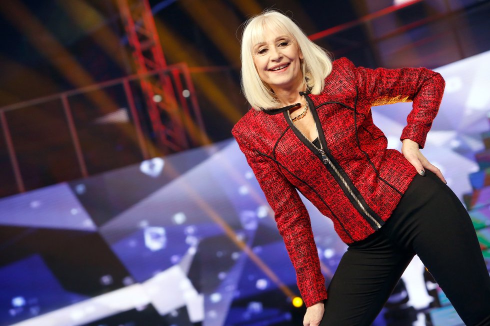Raffaella Carrá en el show de televisión 'Forte Forte Forte' en 2015. Raffaella Carrá en el show de televisión 'Forte Forte Forte' en 2015.