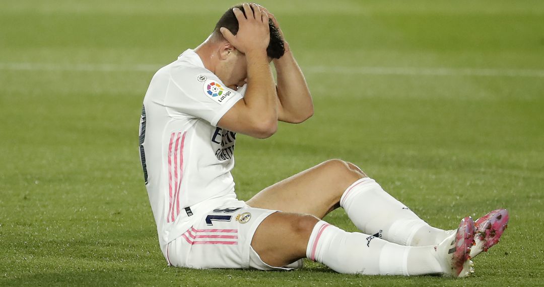 Jovic se lamenta tras fallar una ocasión en un partido de la pasada temporada con el Real Madrid