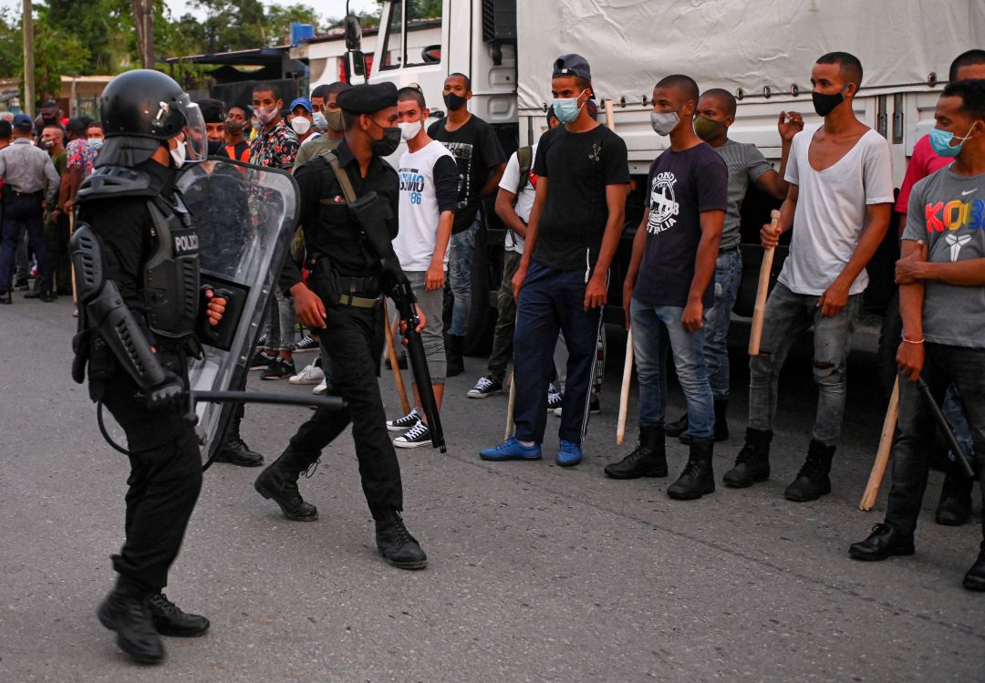 Un muerto en las protestas antigubernamentales en Cuba | Internacional |  Cadena SER