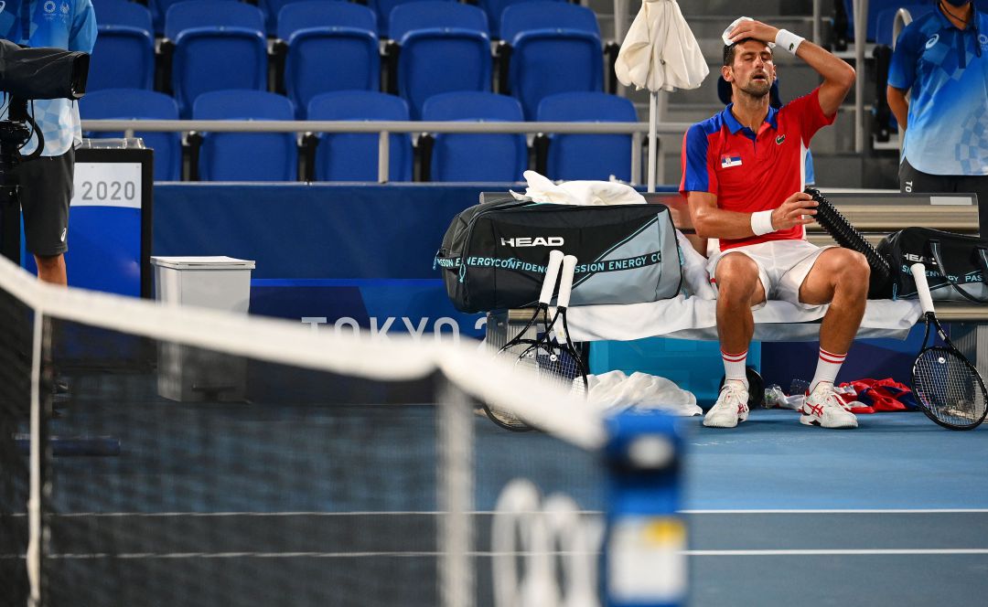 La desesperación de Djokovic cuando vio cómo se escapaba su opción de oro en Tokio 2020 | Deportes | Cadena SER