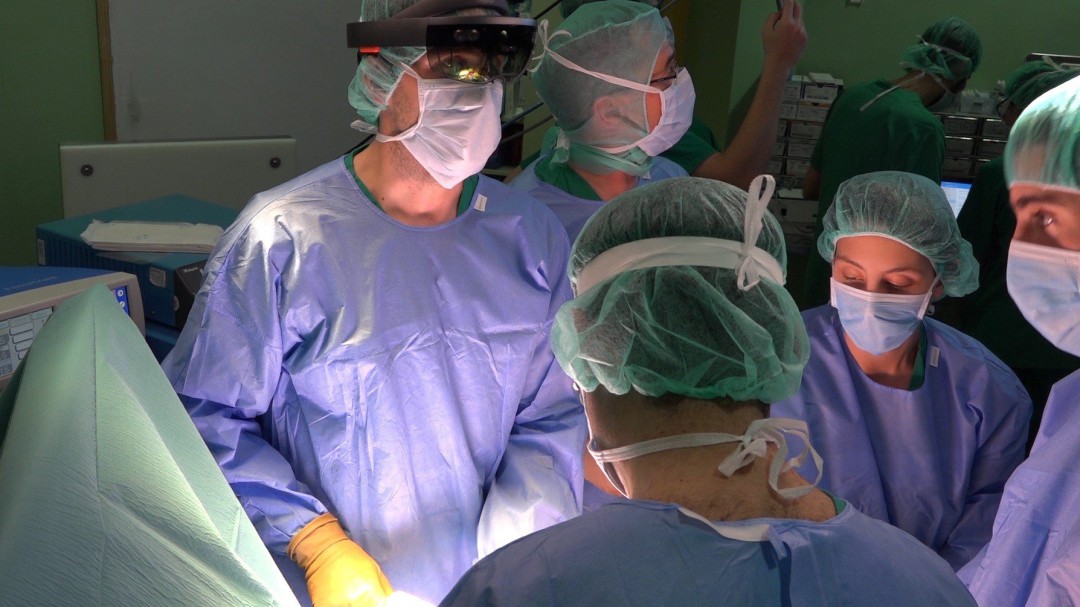 Los responsables de hospitales coinciden en el perfil de ingresos: "Más jóvenes, embarazadas, y no vacunados"