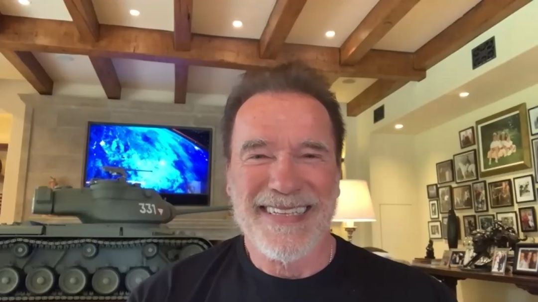Arnold Schwarzenegger, en una captura de pantalla en su casa