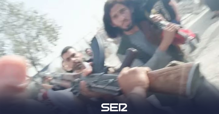 El impactante vídeo que muestra el enfrentamiento de los talibanes con el equipo de la CNN a punta de pistola - Vimarsana News