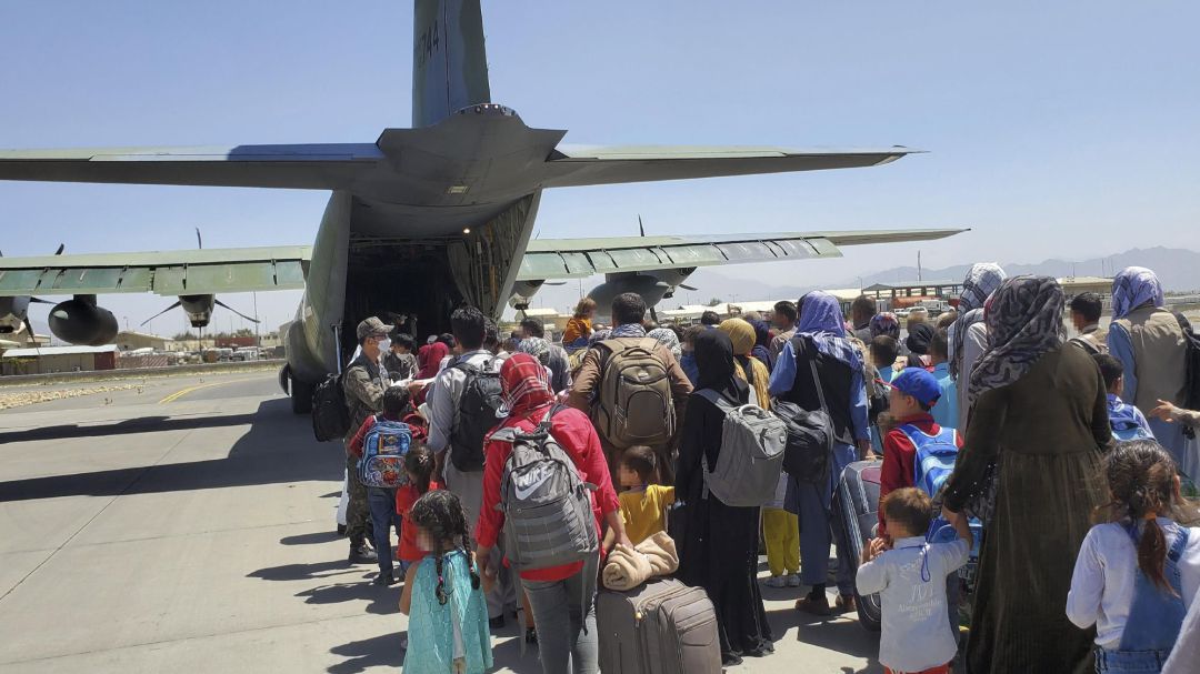 Evacuaciones en el aeropuerto de Kabul.