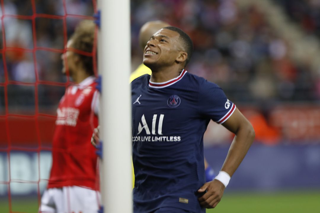 Horas clave para el futuro de Mbappé mientras el jugador está concentrado con la selección francesa