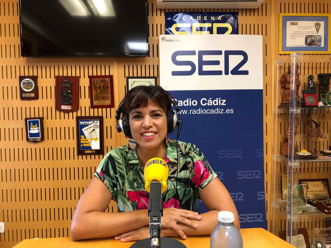Teresa Rodríguez en los estudios de Radio Cádiz durante la entrevista de La Ventana Andalucía Teresa Rodríguez en los estudios de Radio Cádiz durante la entrevista de La Ventana Andalucía