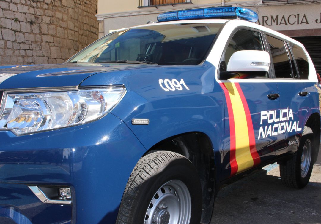 Policía detiene a la madre de un bebé que lloraba solo en un piso en pésimas condiciones higiénicas en Madrid