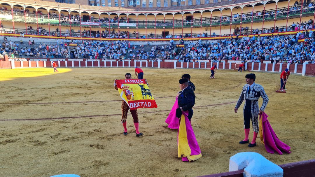 El Fandi pide "libertad" para los toros en Gijón durante su corrida en Valladolid