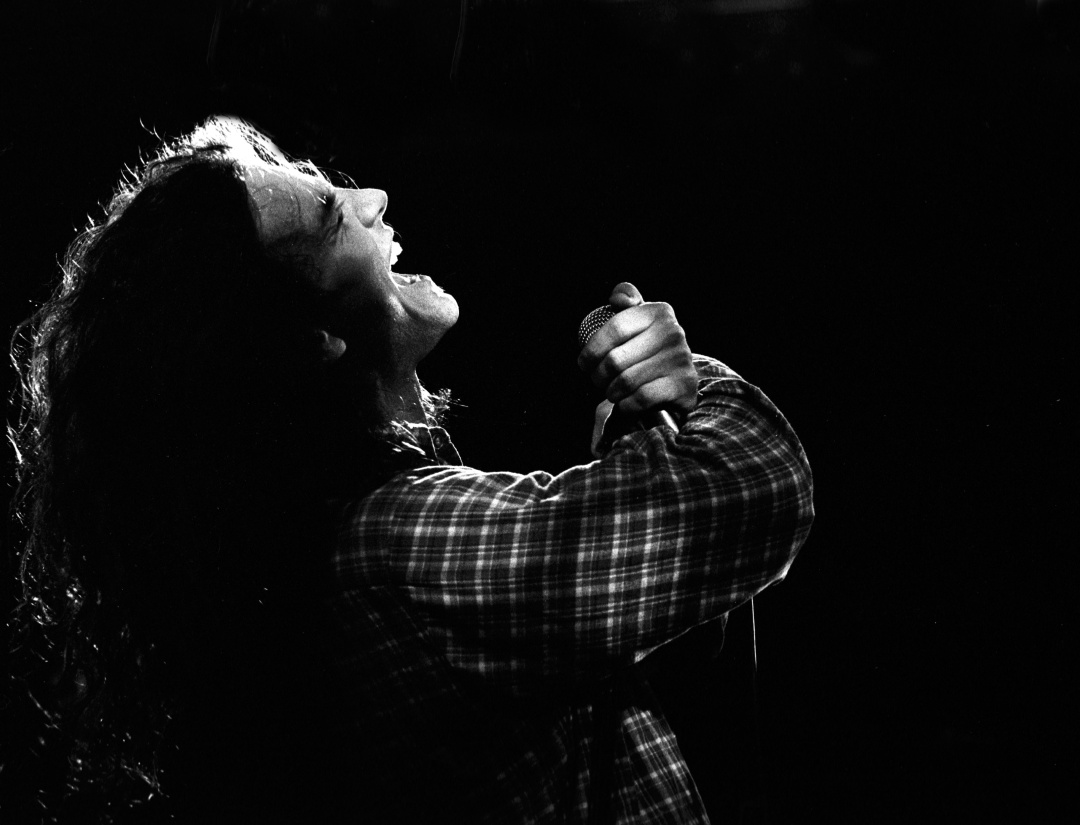 Eddie Vedder, cantante de Pearl Jam, en 1992