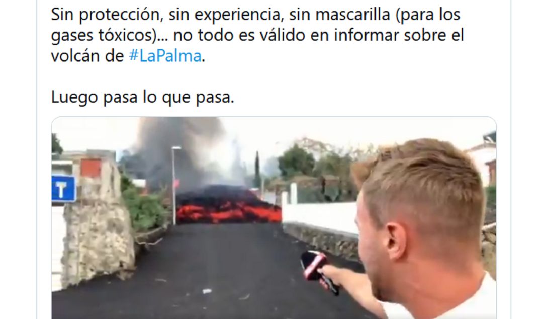 Un reportero informa sobre la erupción en La Palma a 10 metros de una lengua de lava.