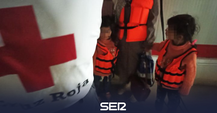 95 people (11 children) have been rescued in several boats intercepted on the coast of Alicante |  Radio Alicante