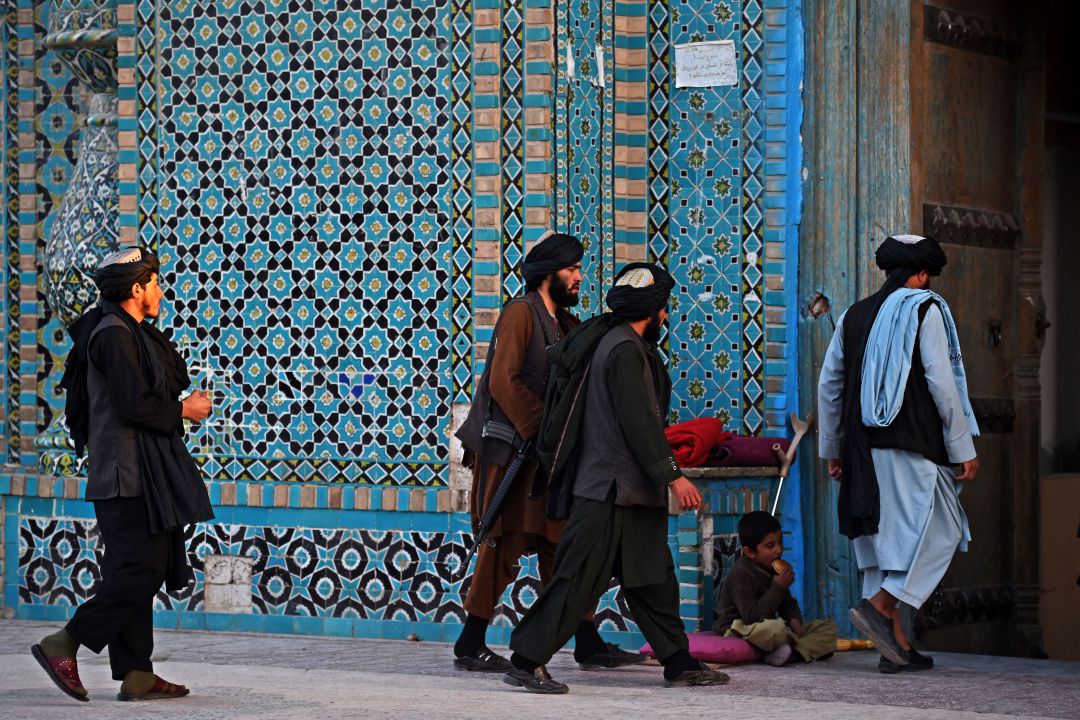 El líder de los talibanes ha hecho su primera aparición pública, aunque no han trascendido imágenes aún.