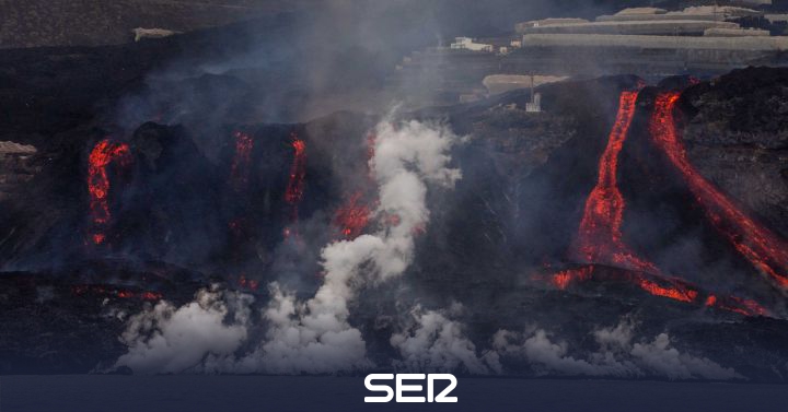 The volcano creates a large strip on La Palma after burying the Los Guirres beach and joining the 1949 beach |  Radio Club Tenerife