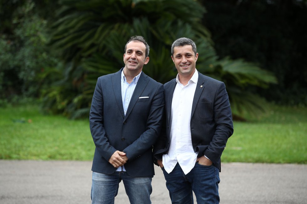 El programa 'Què T'hi Jugues' de 'SER Catalunya', Premio Ondas a mejor programa de proximidad. En la imagen, Lluís Flaqué, narrador de 'Carrusel Deportivo' y Sique Rodríguez, director de 'Què T'hi Jugues'. El programa 'Què T'hi Jugues' de 'SER Catalunya', Premio Ondas a mejor programa de proximidad. En la imagen, Lluís Flaqué, narrador de 'Carrusel Deportivo' y Sique Rodríguez, director de 'Què T'hi Jugues'.