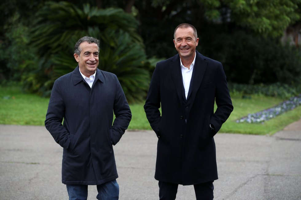 JJ. Santos y Manu Carreño, en la recepción del Albéniz. Ambos ganaron el Ondas al mejor programa de actualidad o cobertura especial por la Eurocopa 2020 en Mediaset. JJ. Santos y Manu Carreño, en la recepción del Albéniz. Ambos ganaron el Ondas al mejor programa de actualidad o cobertura especial por la Eurocopa 2020 en Mediaset.