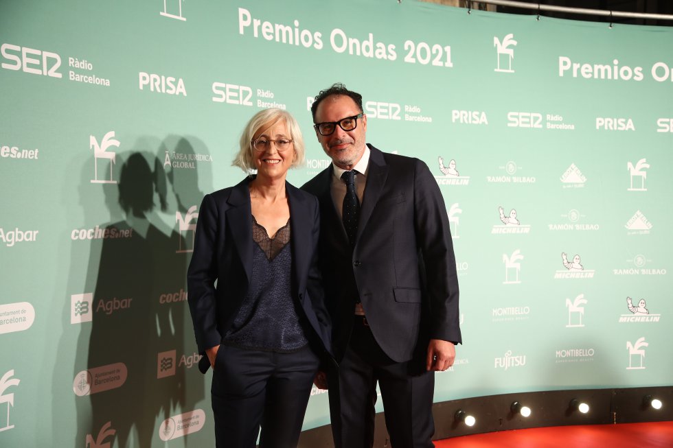 La jefa de Sociedad, Mariola Lourido, y el director de Informativos de Cadena SER, Guillermo Rodríguez. La jefa de Sociedad, Mariola Lourido, y el director de Informativos de Cadena SER, Guillermo Rodríguez.
