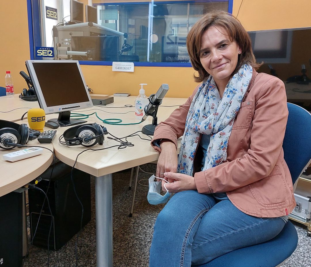 Montserrat Zamorano, en los estudios de Radio Granada