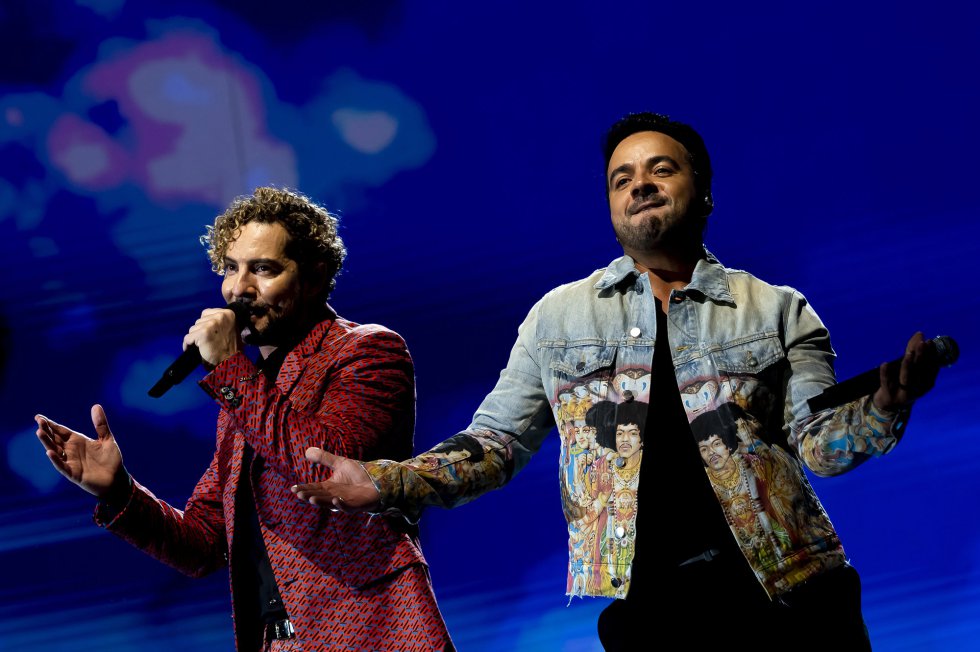 David Bisbal y Luis Fonsi, durante la gala de los Premios Dial en Tenerife. David Bisbal y Luis Fonsi, durante la gala de los Premios Dial en Tenerife.