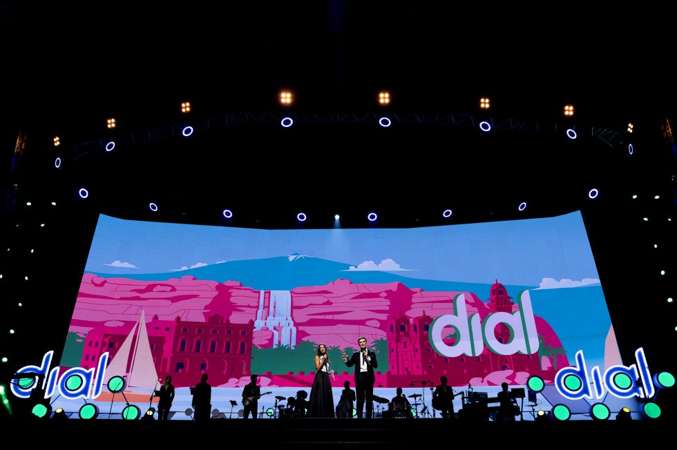 Ana Guerra y Luis Larrodera, durante la gala de los Premios Dial en Tenerife. Ana Guerra y Luis Larrodera, durante la gala de los Premios Dial en Tenerife.