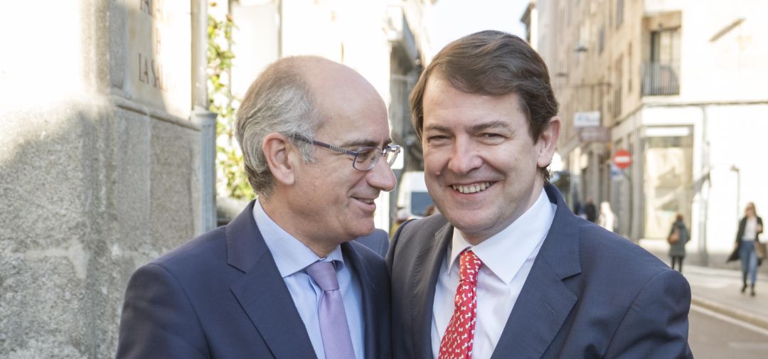 El presidente de la Junta, Alfonso Fernández Mañueco se reúne con Javier Iglesias, presidente de la diputación de Salamanca