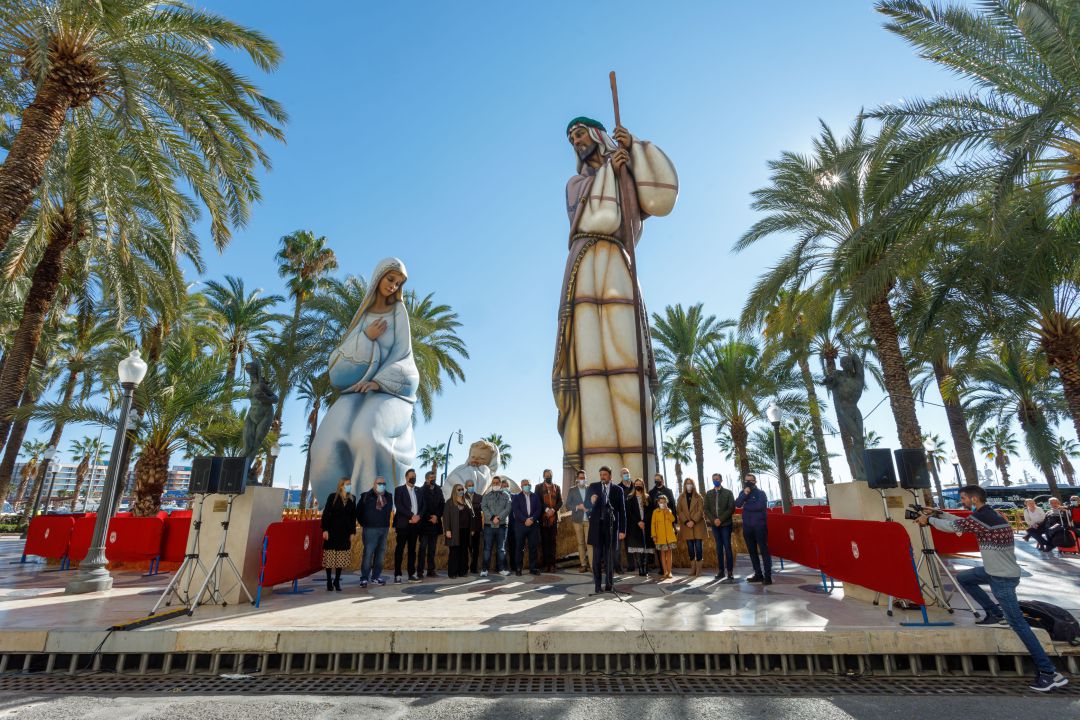 Inauguración del Belén Monumental en La Explanada de España