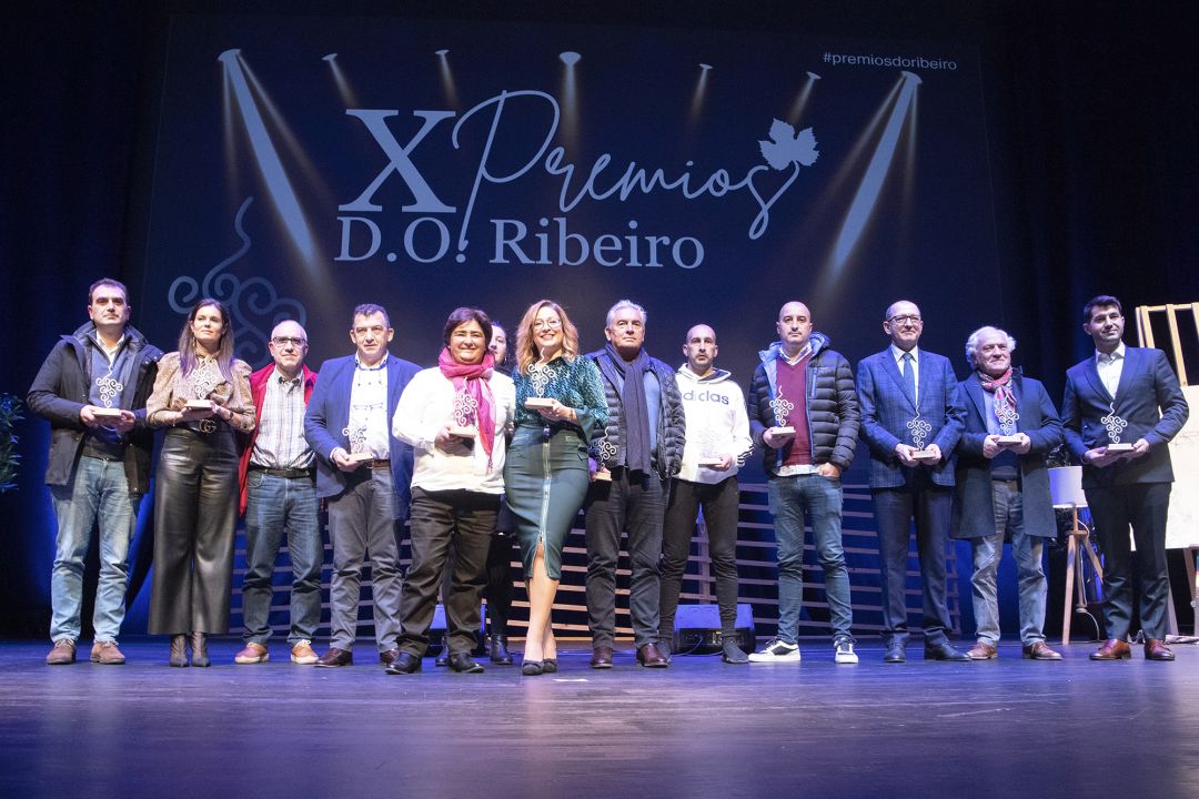 Foto de los premiados en la X Gala de Premios D.O Ribeiro