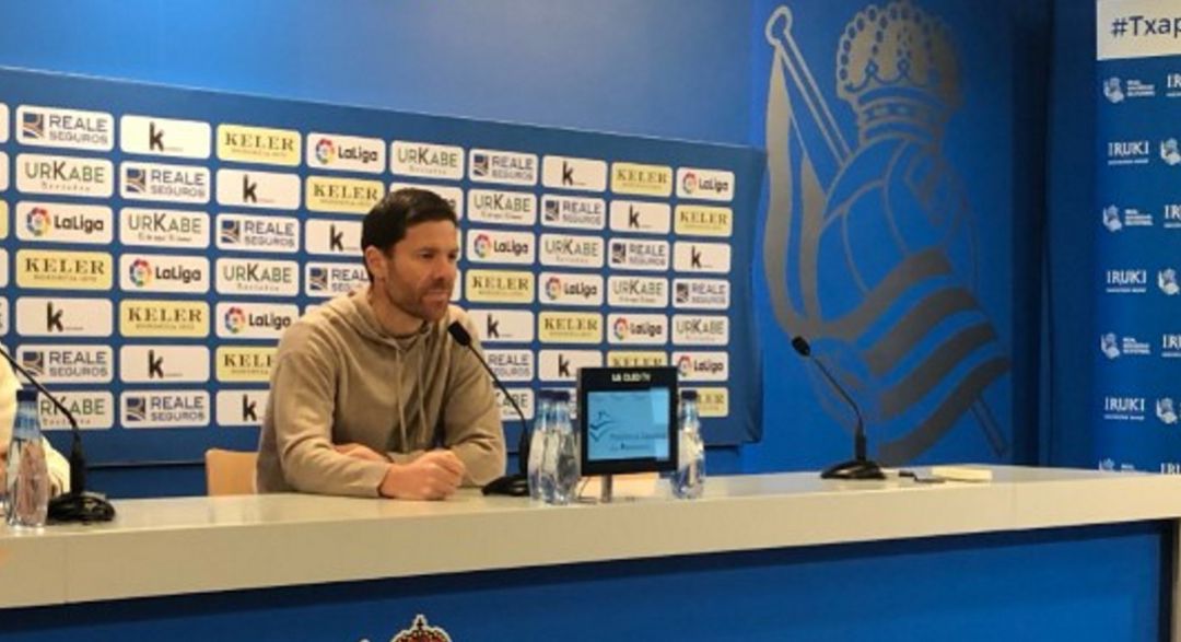 Xabi Alonso comparece en la sala de prensa de Zubieta antes del partido contra el Tenerife
