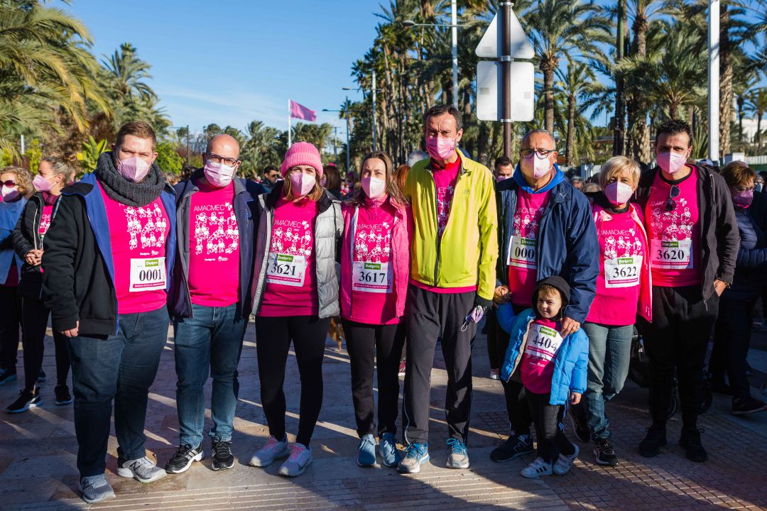 Carlos González y miembros del Equipo de Gobierna en la carrera contra el cáncer de mama