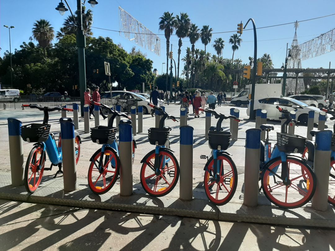 Bicicletas de alquiler en Plaza de la Marina