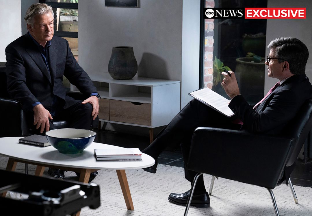 Alec Baldwin, entrevistado en la ABC News por George Stephanopoulos.