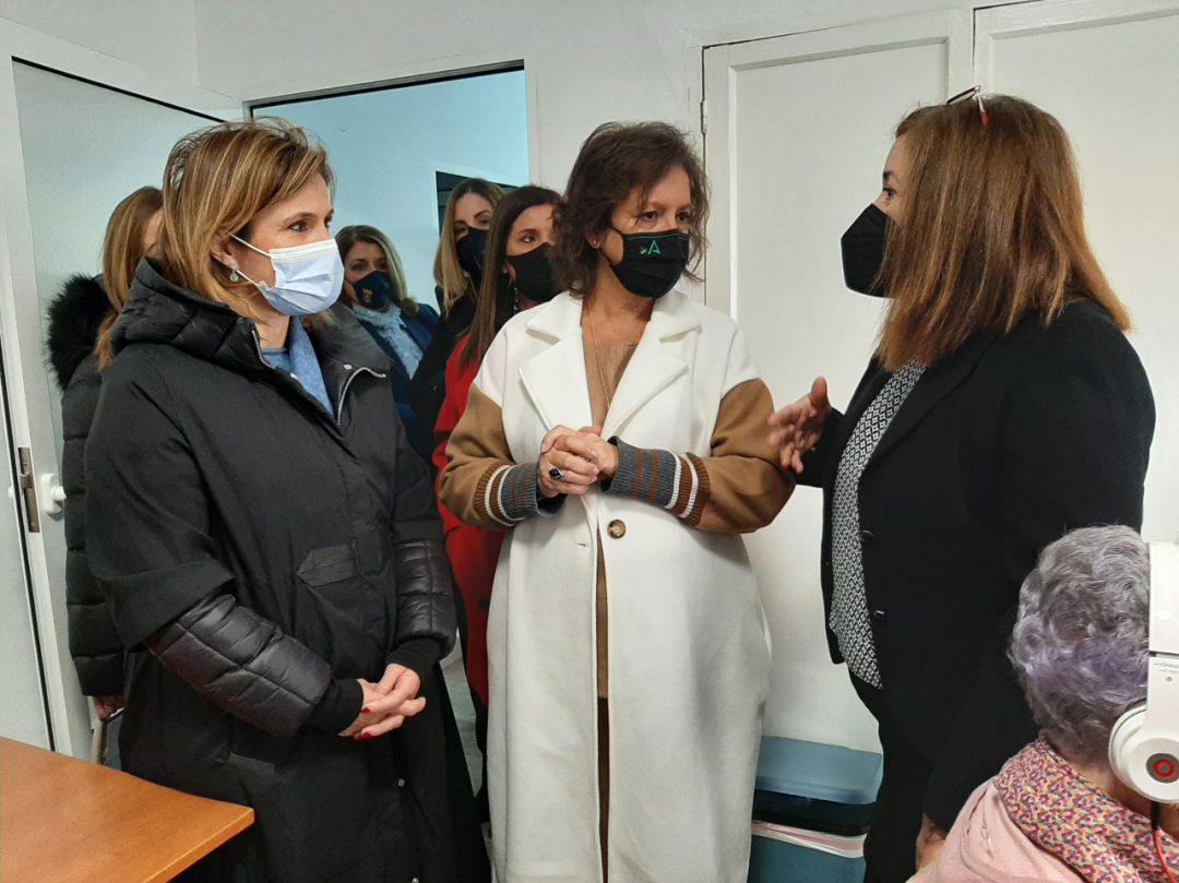 Visita de Catalina García a la asociación de Alzhéimer de Linares, Conde García. 