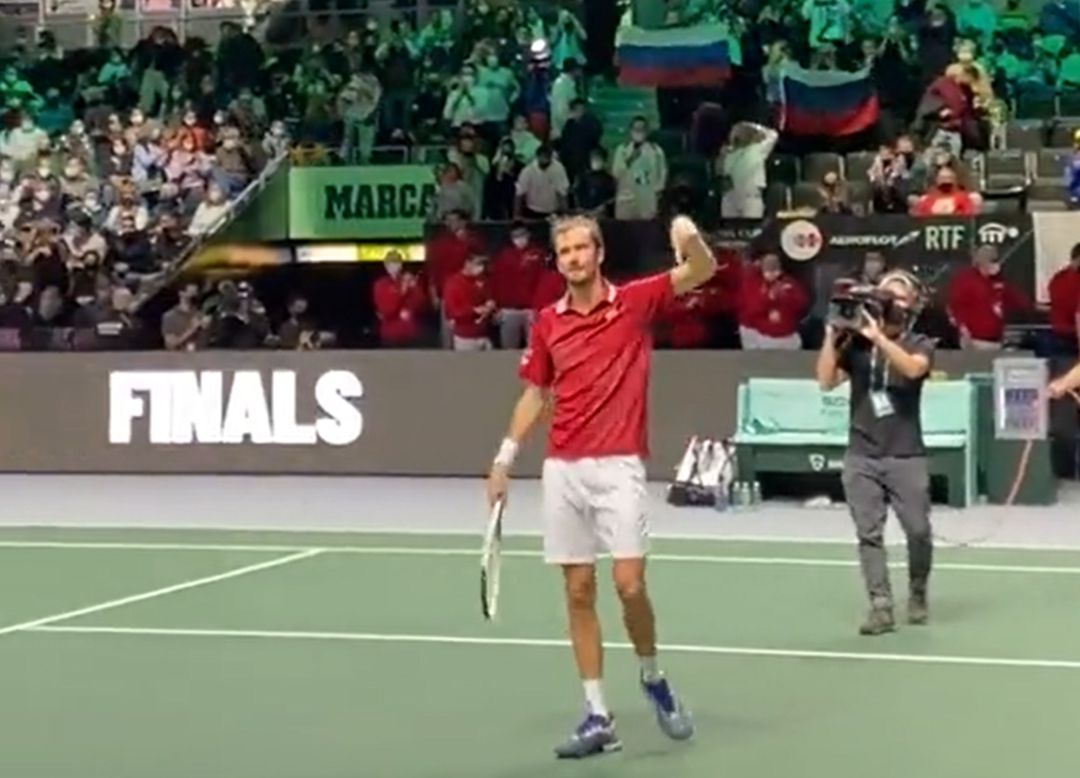 Daniil Medvedev enciende a los aficionados de la Copa Davis
